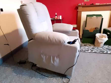 Photo of free Fully Working Electric Recliner Chair (Vale LA1) #4