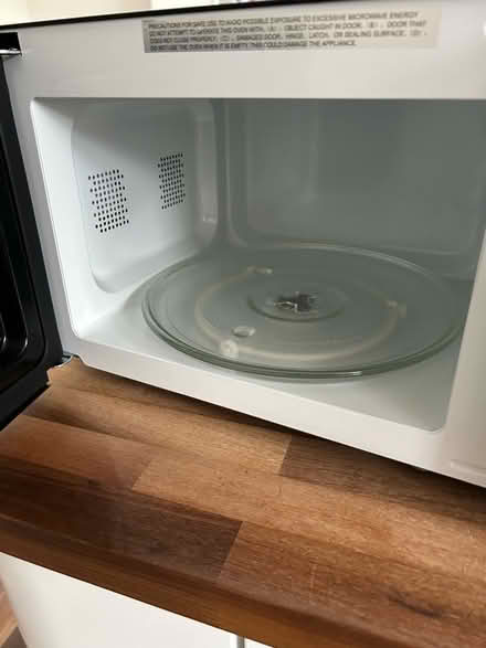 Photo of free Black microwave (Banstead SM7) #4