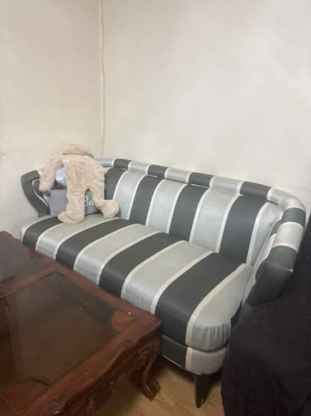 Photo of free Grey Sofa (Rowlatts Hill LE5) #1