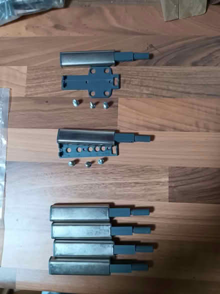 Photo of free IKEA Utrusta (push to open) fittings (Altofts WF6) #3