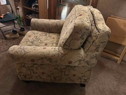 Photo of free Oversized Chair - Clean+Good Cond (Oaklyn NJ) #2