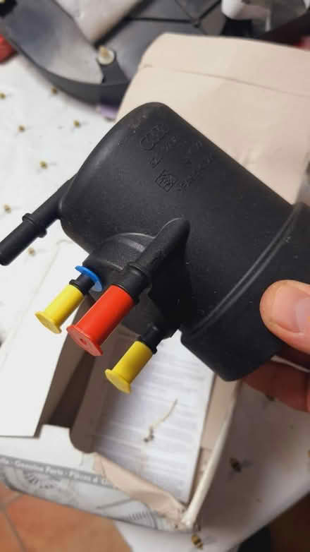 Photo of free Fuel Filter (De564dh) #3