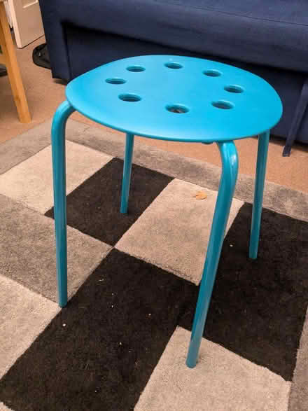 Photo of free colourful stool (RG4) #1