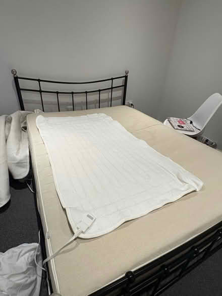 Photo of free Single heating blanket (Gateway south LS9) #2