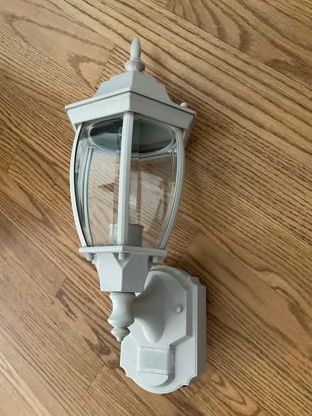 Photo of free Porch light (Redwood City, Woodside Plaza) #1