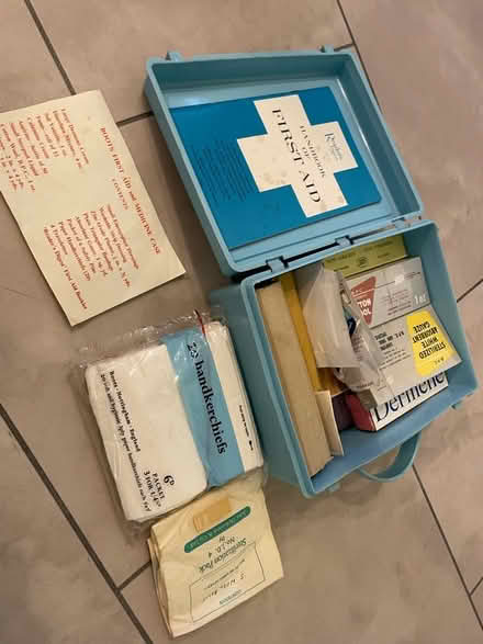 Photo of free Vintage first aid kit (Kenilworth CV8) #2