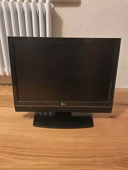 Photo of free Pc monitor (Whiteshill) #1