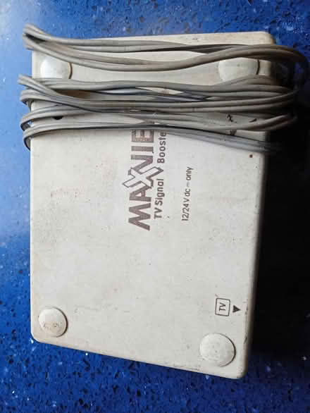 Photo of free 12v TV signal amplifier (Fordingbridge SP6) #1