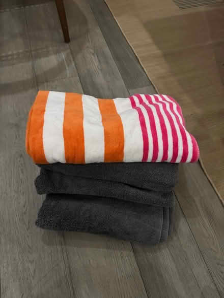 Photo of free 4 large towels (Bedstuy) #1