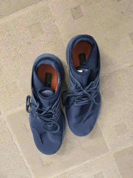 Photo of free Mens size 10 sneakers good cond (Hazlet, NJ) #1