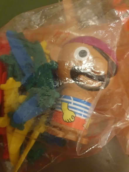 Photo of free Pop up pirate. One blue sword missing (Tilehurst RG31) #2