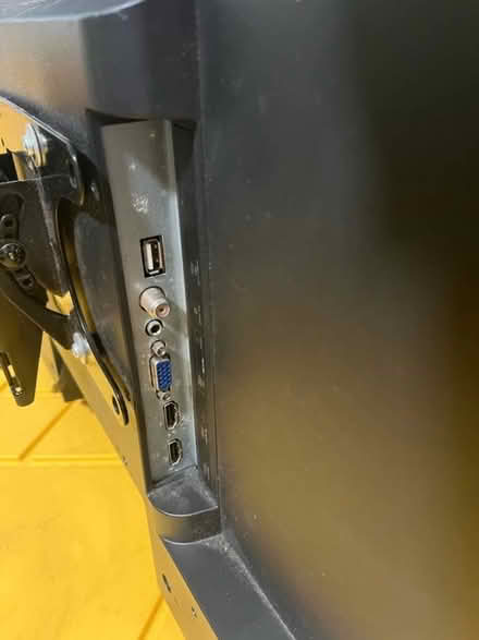 Photo of free 28” Element HDTV (Adam’s Point, Oakland) #4