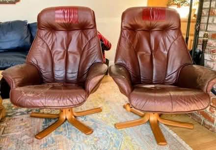 Photo of free 2 Burgundy leather chairs (Moraga, off Larch) #1