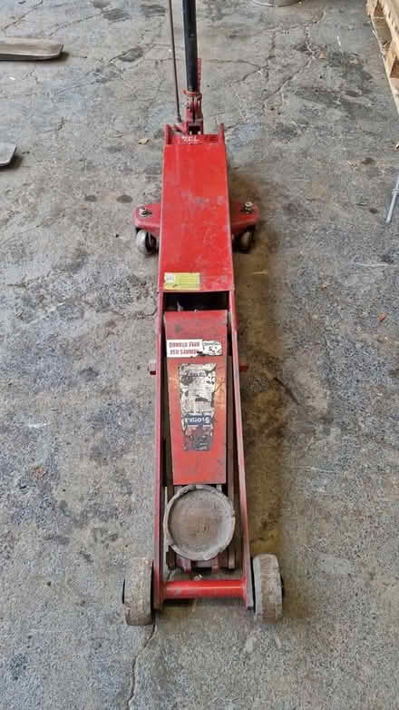 Photo of trolley jack (Ludlow SY8) #4