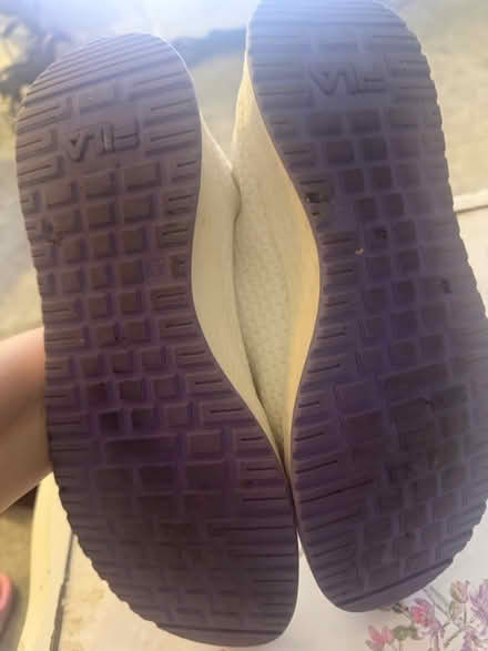 Photo of free Fails size 7 trainers (ME7) #4