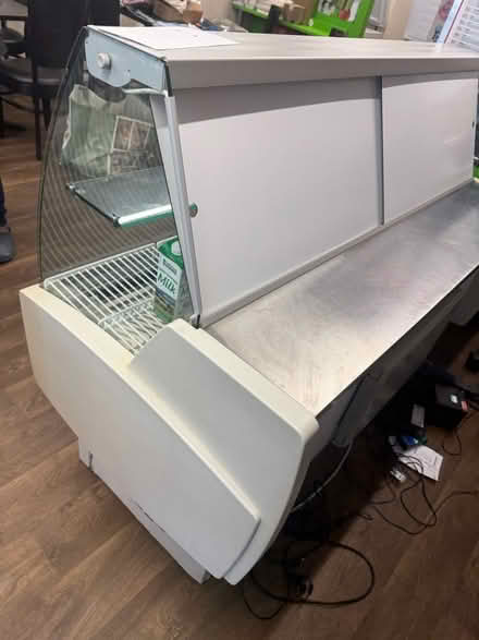 Photo of free refrigerated display (Co153ah) #1