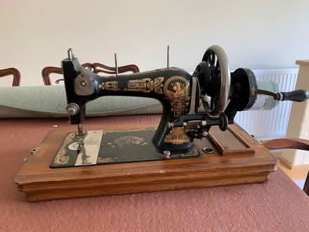 Photo of free Vintage Frister & Rossman Sewing Machine (Reydon IP18) #1