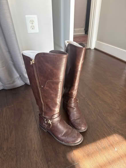 Photo of free Size 9 women’s wide calf boots (Del Ray near GW Middle School) #1