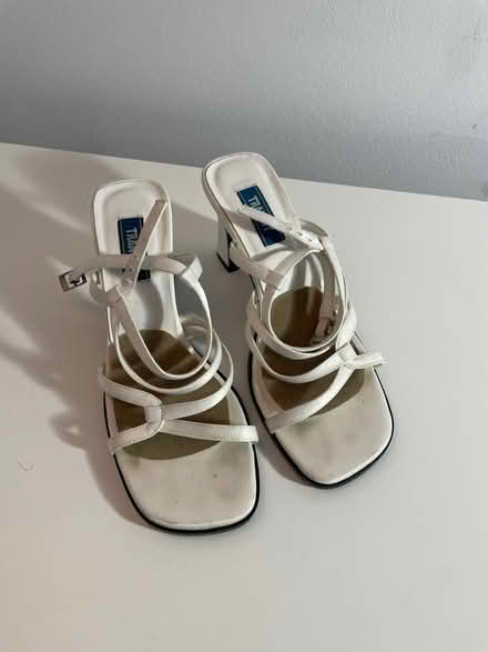Photo of free Heel sandals (sz5) (Mechanicsville) #1