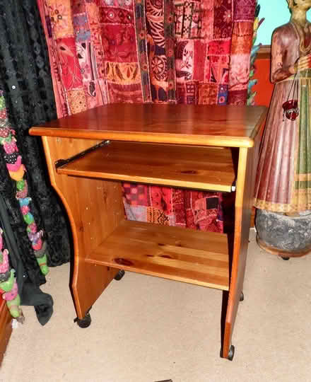 Photo of free computer desk (High Town Bridgnorth) #3