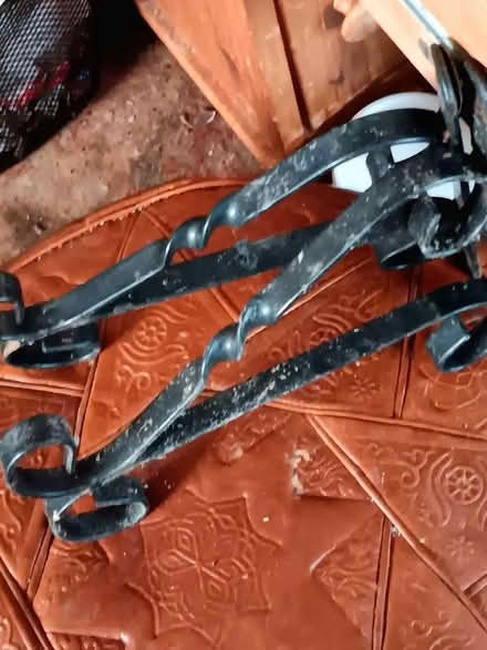 Photo of free hanging basket brackets (Allington NG32) #2