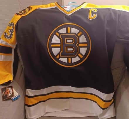 Photo of free NHL Boston Bruins jersey (Hollymead) #2