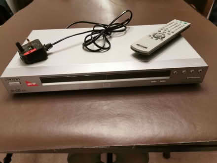Photo of free DVD player + remote (Duffield DE56) #3