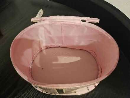 Photo of free Brand new makeup bag (Northfleet da11) #2