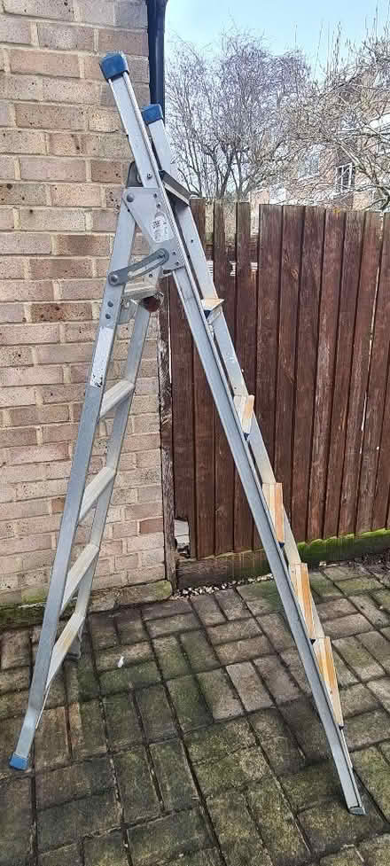 Photo of free Step ladder/short ladder (Beckenham BR3) #4