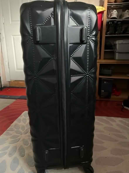 Photo of free Extra large suitcase (Shelton SY3) #2