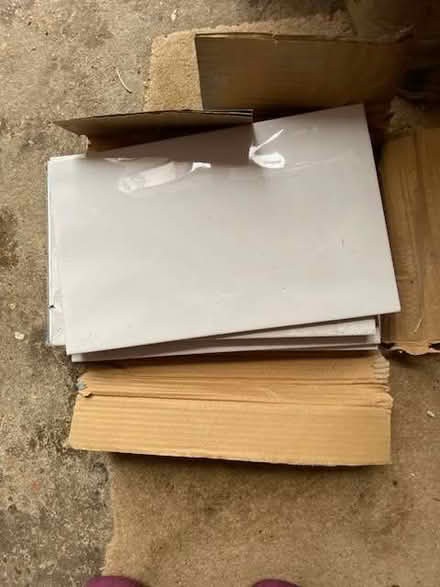 Photo of free white gloss tiles 10" x 16" (Widford CM1) #2