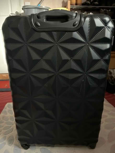 Photo of free Extra large suitcase (Shelton SY3) #1