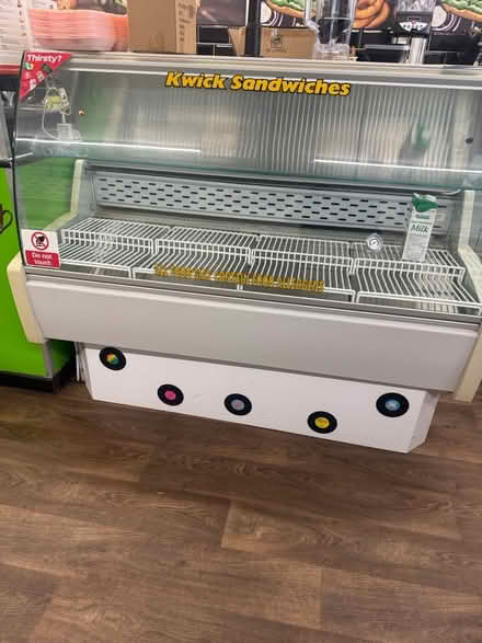 Photo of free refrigerated display case for sand (Co153ah) #1