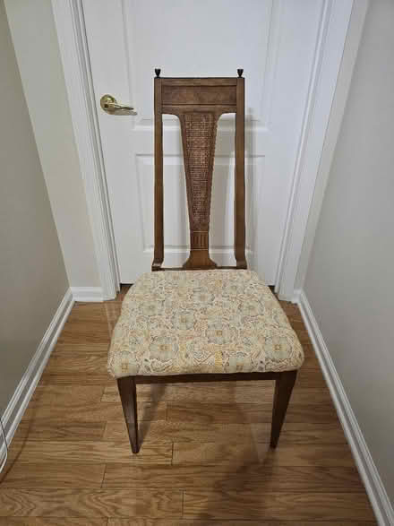 Photo of free 4 dining chairs (New Brunswick) #1