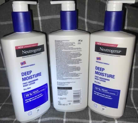 Photo of free 3X400ml Neutrogena Deep Moisture Fast Absorbing Body Lotion (Southfields SW19) #1
