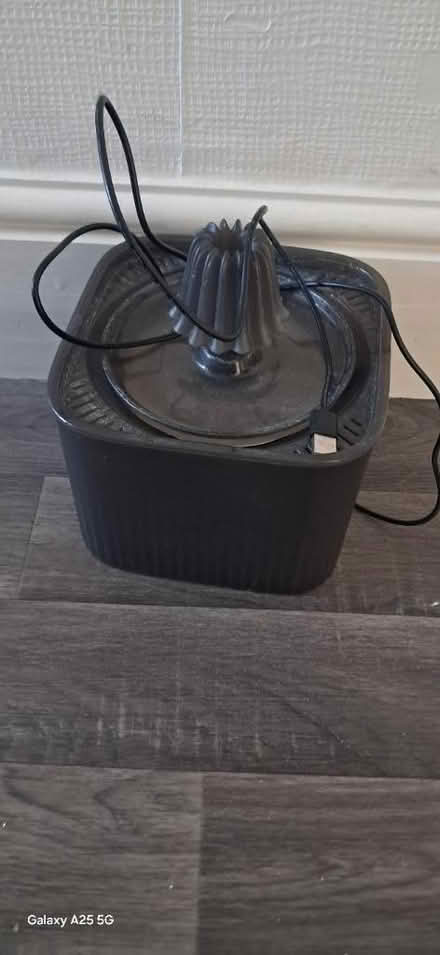 Photo of free Cat water flow drinking station (Ss9) #1