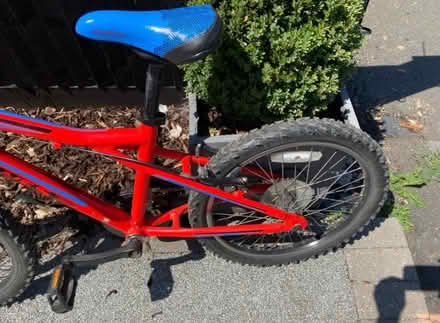 Photo of free Dawes Redtail Kids' Bike 16” wheels (KT9 Chessington) #3