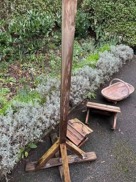 Photo of free Bird feeder stand and roofs (BR6) #2