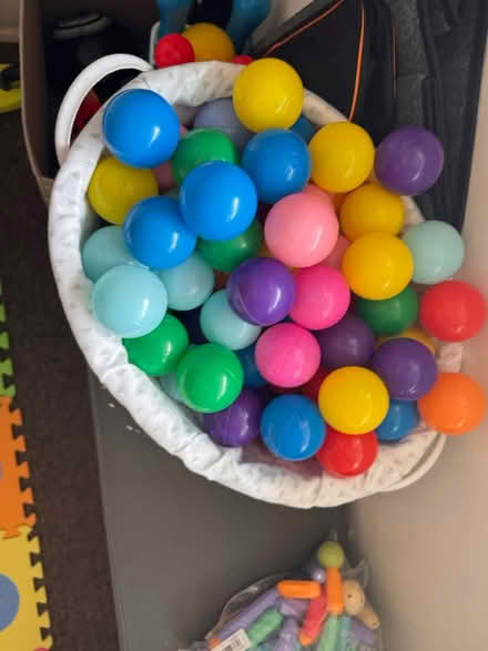 Photo of free 100 Colourful Plastic Balls (Hemel Hempstead HP2) #4
