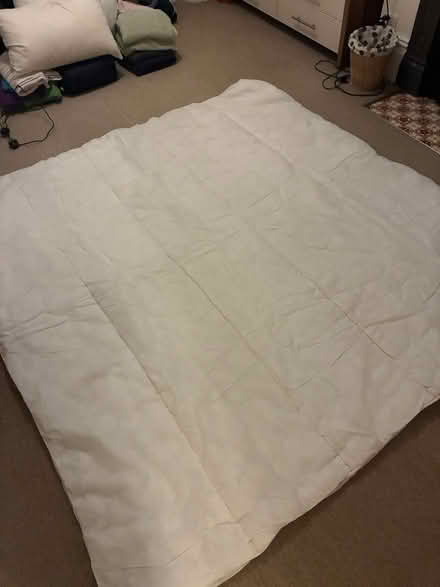 Photo of free Double 12.5tog polyester duvet (Kingswood) #2