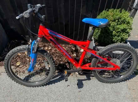 Photo of free Dawes Redtail Kids' Bike 16” wheels (KT9 Chessington) #2