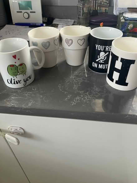 Photo of free 5 cups (Coulsdon, nr, train station) #2
