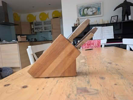 Photo of free Kitchen knives and knife block (Lion Gate TW9) #2