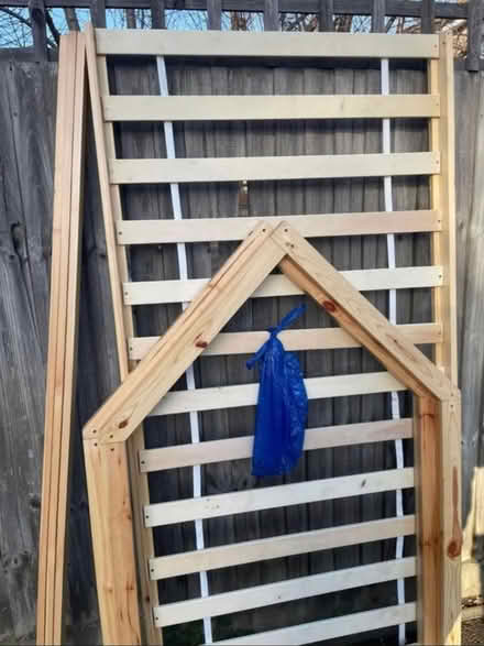 Photo of free Single floor bed frame (E6) #1
