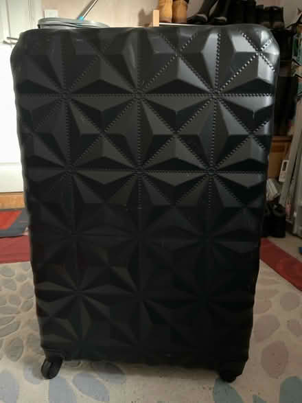 Photo of free Extra large suitcase (Shelton SY3) #3