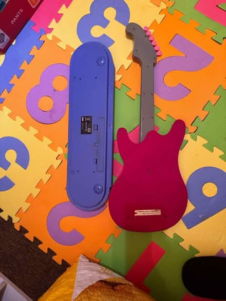 Photo of free Toy keyboard and guitar set (Hemel Hempstead HP2) #3