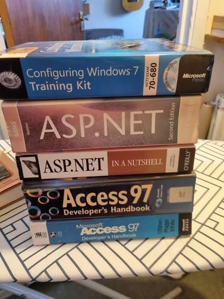 Photo of free Computer books. Excellent condition (Abingdon Oxfordshire OX14) #1