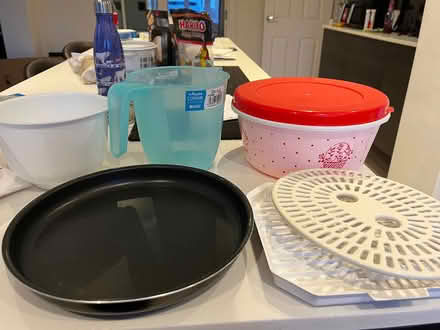 Photo of free Various kitchen items (Radlett WD7) #1