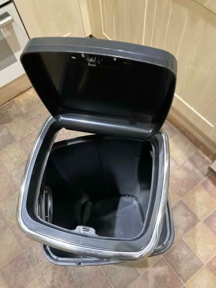 Photo of free Push top bin (Banstead, near High Street) #2