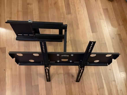 Photo of free TV bracket for hanging TV on wall (Eastcote HA4) #1